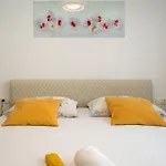 Luxury Adri With 2 Parking Spots *