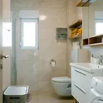 Luxury Adri With 2 Parking Spots Апартаменти Макарська