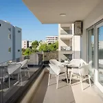 Luxury Adri With 2 Parking Spots Апартаменти *