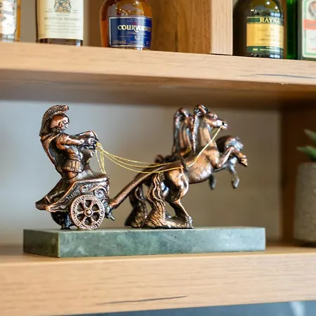 Luxury Adri With 2 Parking Spots Apartment *