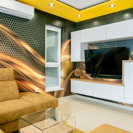 Luxury Adri With 2 Parking Spots Апартаменти Макарська