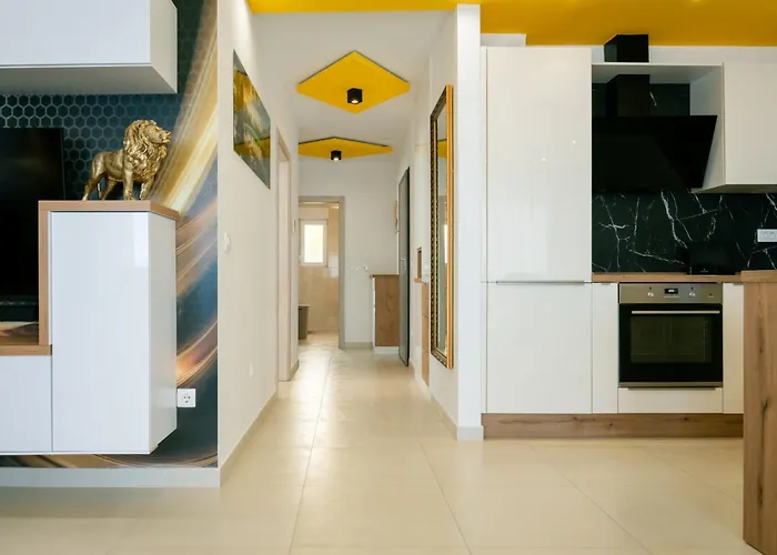 Luxury Adri With 2 Parking Spots Apartment