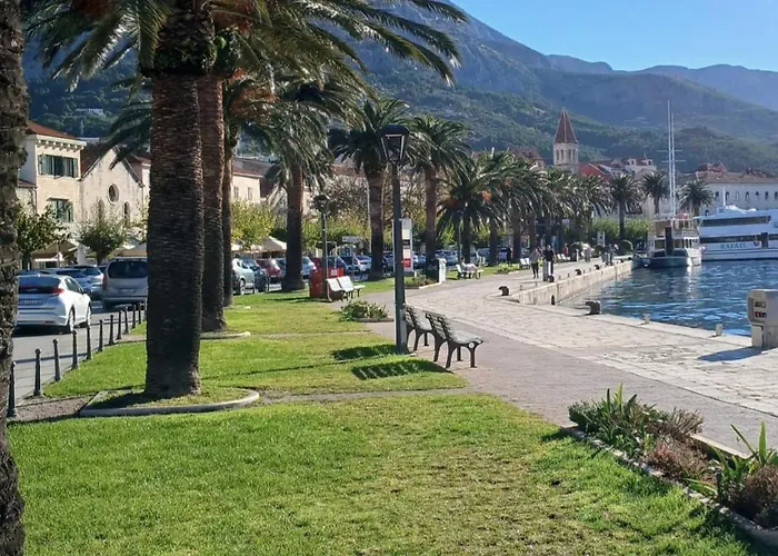 Luxury Adri With 2 Parking Spots Apartment *