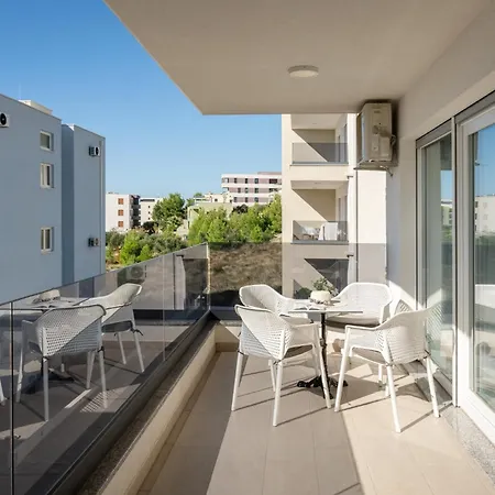 Luxury Adri With 2 Parking Spots Appartamento *